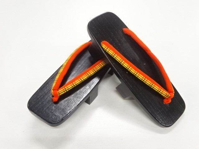 JAPANESE KIMONO / VINTAGE UNUSED PAULOWNIA GETA (23 cm) / VELVET / LACQUERED